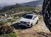 Mercedes-AMG GLE kupé 63 S. 0-100 km/h za 4,2 s. Maximální rychlost 250 km/h. Cena: 3 545 300 Kč.