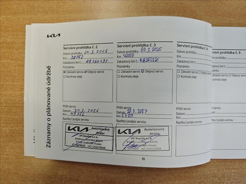 Kia Ceed 1,5 T-GDI 7DCT automat  GT-Lin - fotka 24 z 25