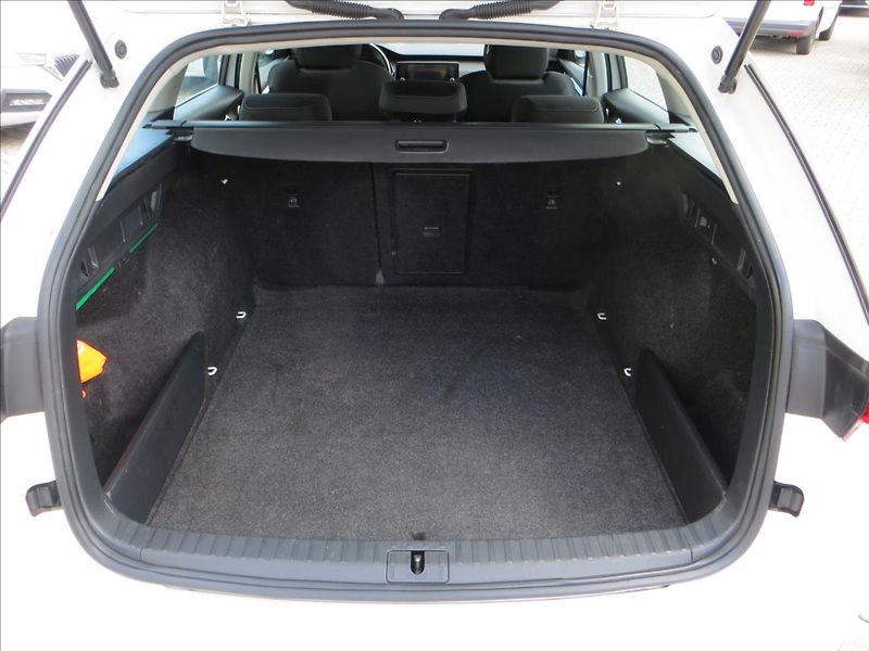 Škoda Octavia 2,0 TDI 85kW Ambition ČR - fotka 7 z 24