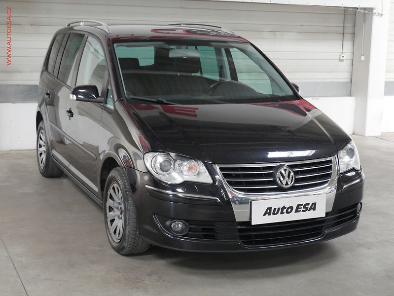 Volkswagen Touran (2007) 2.0 TDi, Bixen, výhřev sed - fotografie inzerátu