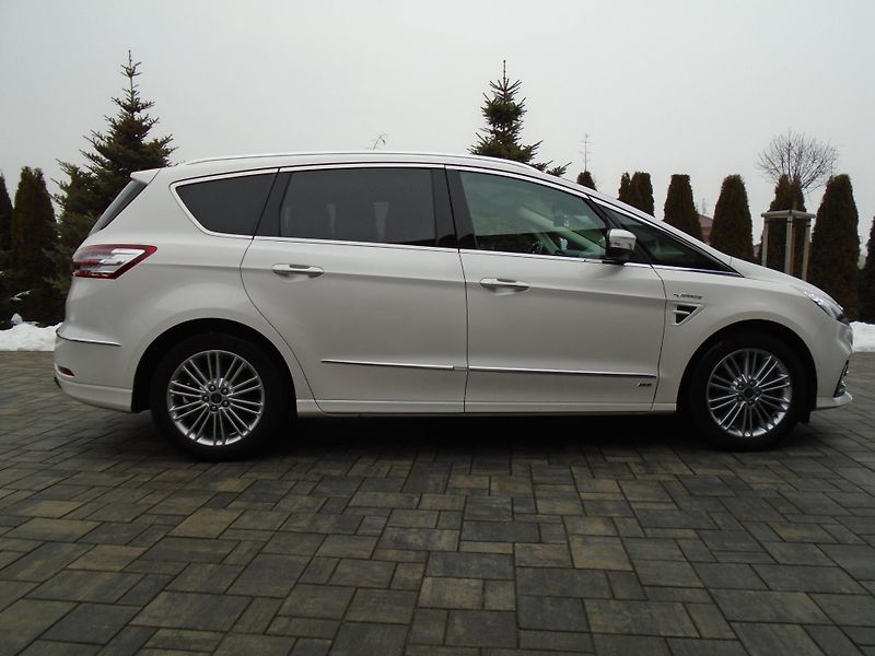 Ford S-MAX 2.0EcoBlue 140kW AWD Vignale A - fotka 7 z 49