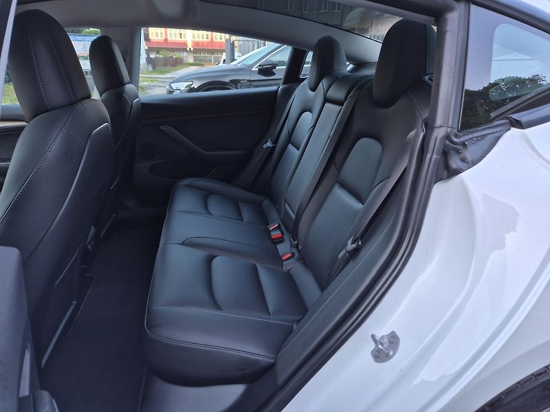 Tesla Model 3 LONG RANGE DUAL MOTOR TZ 94,2% - fotka 43 z 49