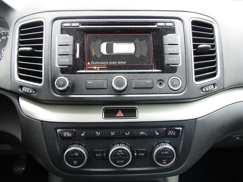 Seat Alhambra (2014) 2.0 TDI 103kW 4KIDS - fotka 29 z 44