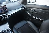 BMW Řada 3 320d xDrive M-SPORT ČR 1.M - náhled 24