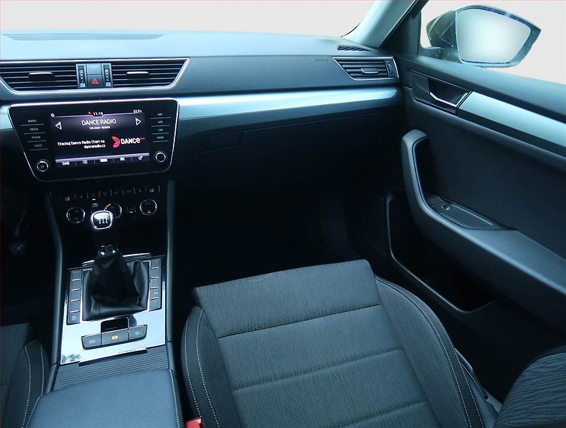 Škoda Superb (2018) Ambition 1.6 TDI, Serv.kniha - fotka 8 z 19