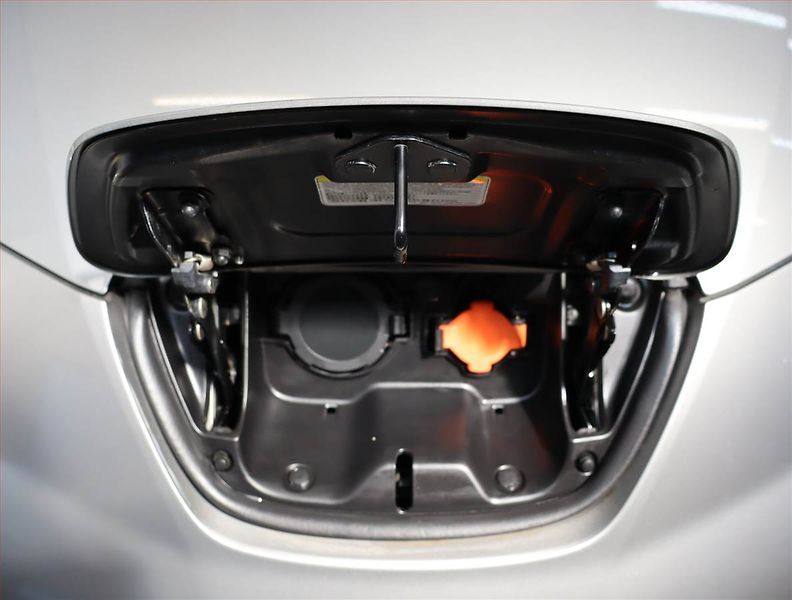 Nissan Leaf (2015) 24 kWh, SoH 83%, Automat - fotka 26 z 27
