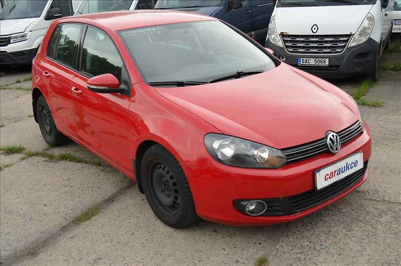 Volkswagen Golf (2013) 1,2 TSI - fotka 3 z 21