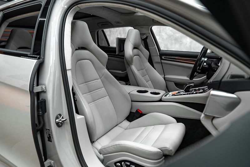 Porsche Panamera Turbo S E-hybrid - fotka 21 z 23