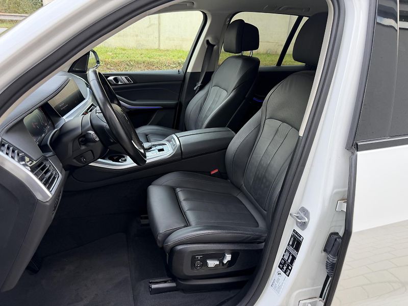 BMW X5 (2021) - fotka 26 z 27