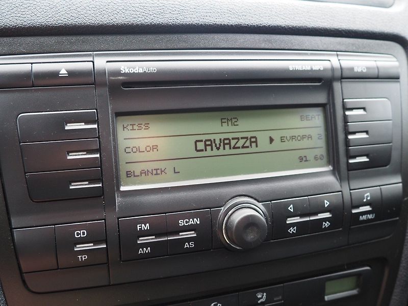 Škoda Octavia (2008) 1.9 TDI, 77 kW - fotka 25 z 42