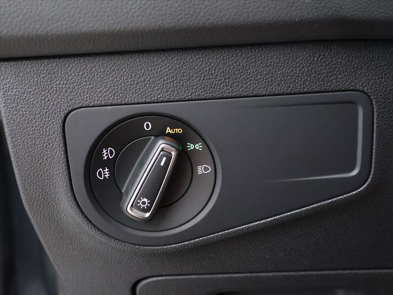 Volkswagen Tiguan 1,4 TSI 110kW DSG LED 1.Maj. - fotka 15 z 35