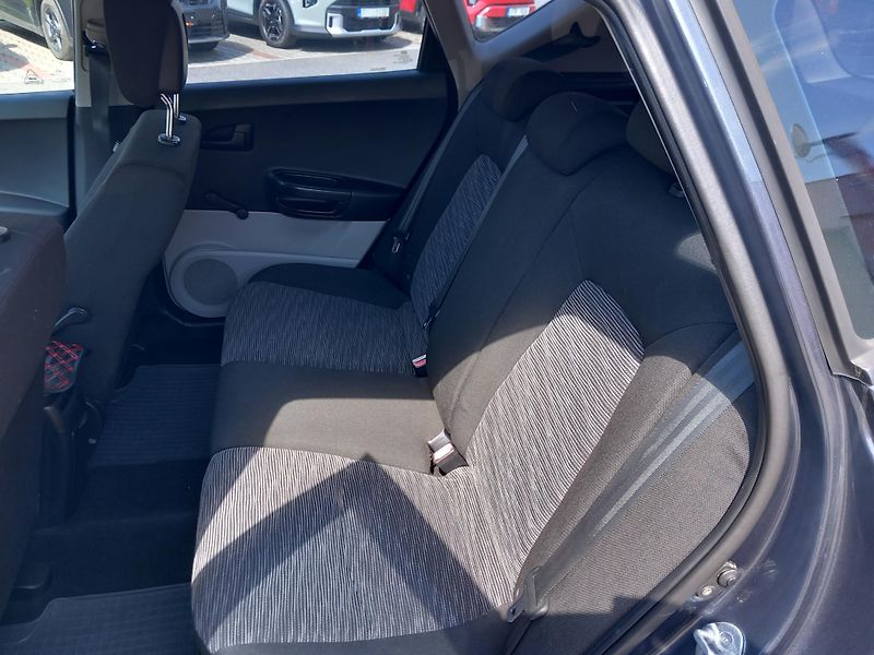 Kia Ceed SW (2009) 1,4 CVVT Active - fotka 11 z 11