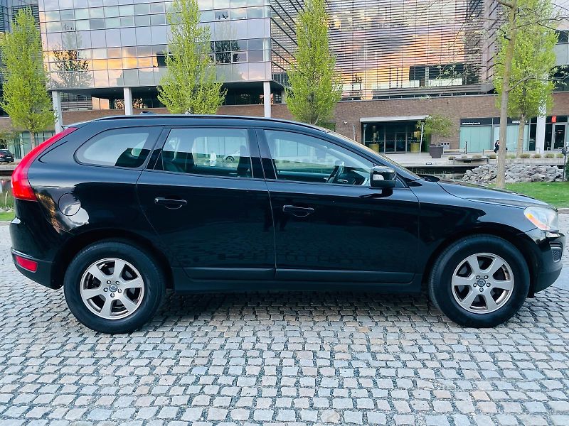 Volvo XC60 2.0D 5VÁLEC AUT VÝHŘEV SENZORY - fotka 9 z 44