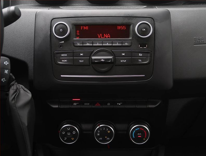Dacia Duster (2018) 1.6 SCe, Serv.kniha, Tempomat - fotka 12 z 17