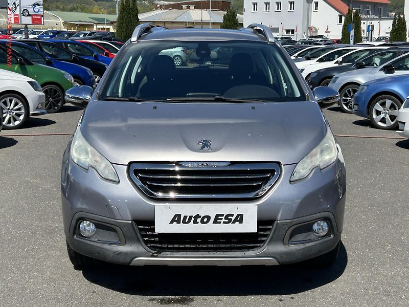 Peugeot 2008 (2016) 1.2PT, Allure - fotka 2 z 16
