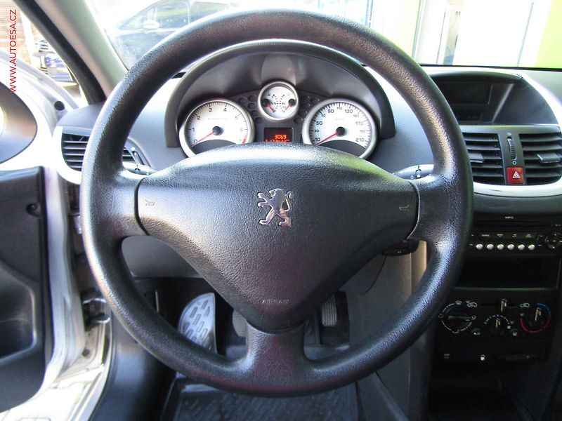 Peugeot 207 (2008) 1.4 i, Klima - fotka 15 z 16