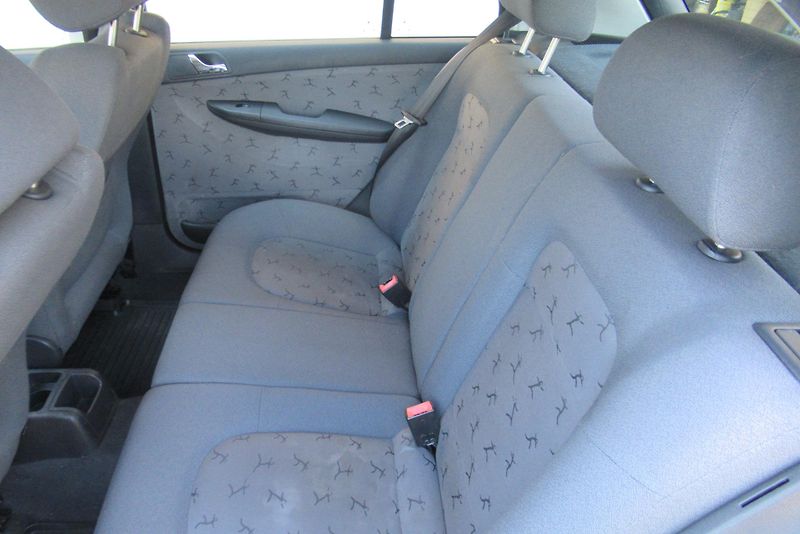 Škoda Fabia 1.9 SDi KLIMA TEMPOMAT - fotka 15 z 19