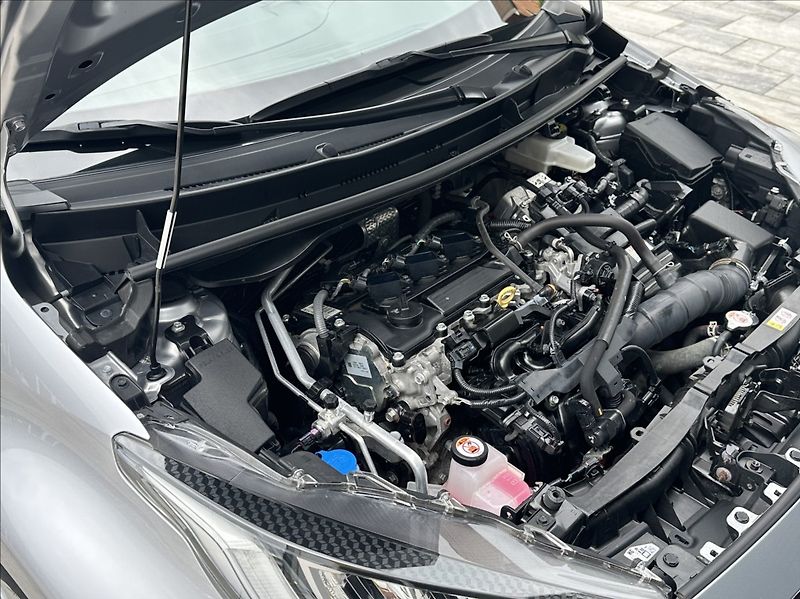 Mazda 2 Hybrid 1,5 116PS  Agile Comfort A/T - fotka 48 z 55