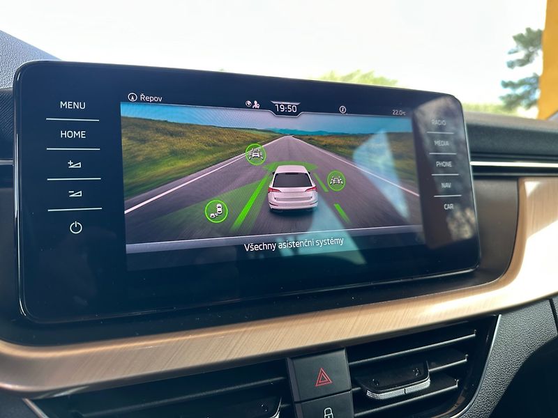 Škoda Scala (2022) 1.5TSi LED,VIRTUAL, KAMERA - fotka 10 z 19