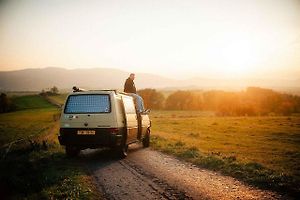 Život v dodávce nabízí svobodu a mobilitu.