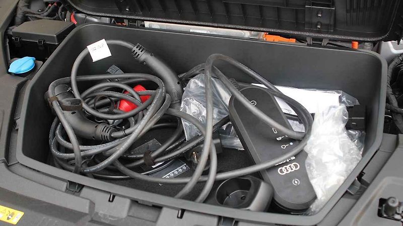 Audi e-tron má pohon přední i zadní nápravy