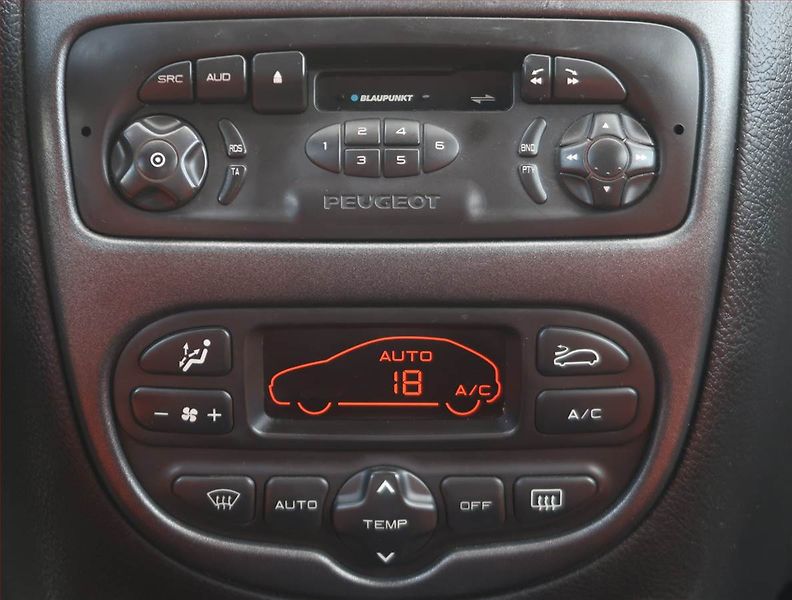 Peugeot 206 (2000) 2.0 16V, nová STK, Tažné - fotka 12 z 16