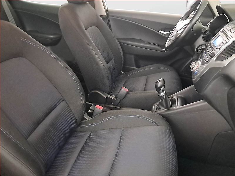 Hyundai ix20 (2014) 1.4 CVVT, Serv.kniha - fotka 9 z 16