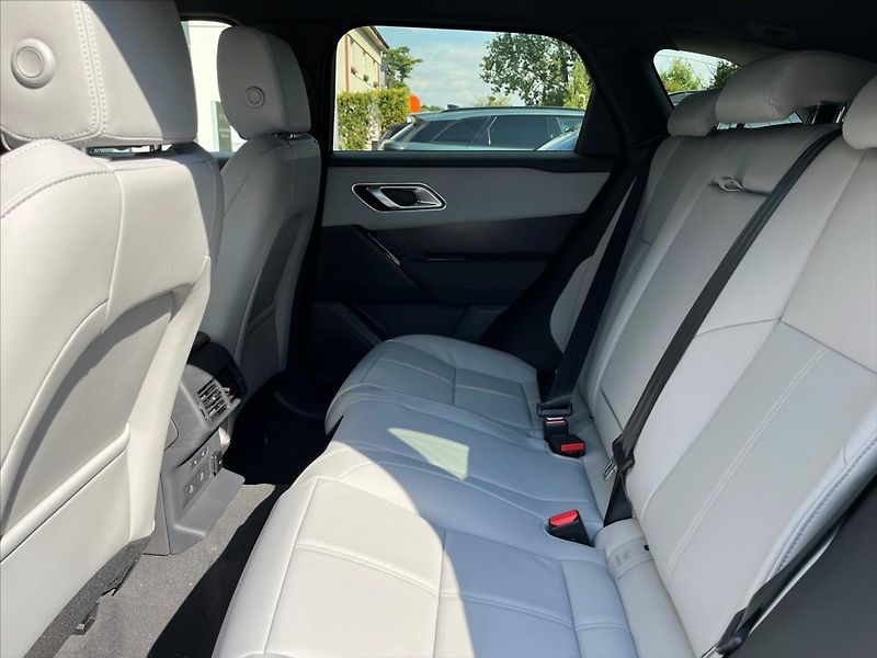 Land Rover Range Rover Velar 2,0 Dynamic SE D200 AWD - fotka 10 z 11