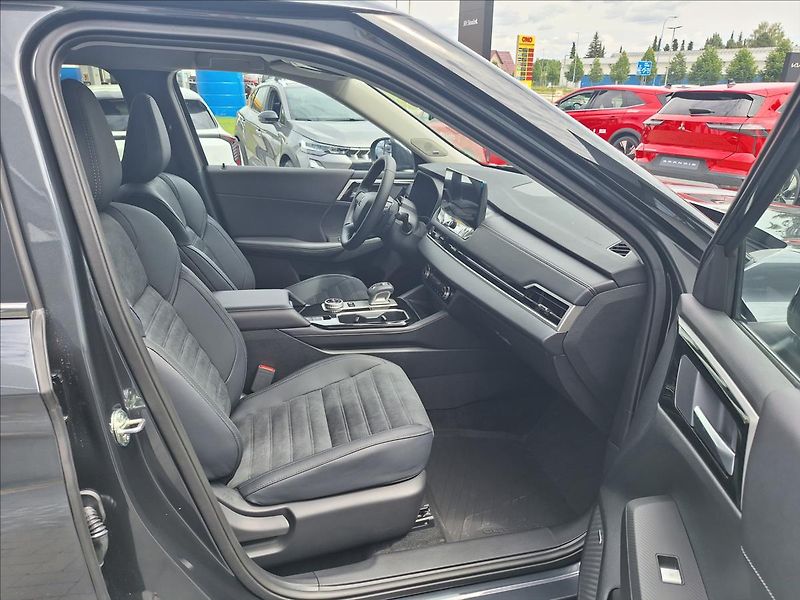Mitsubishi Outlander (2026) 2,4   PHEV INVITE 2,4L - fotka 14 z 16