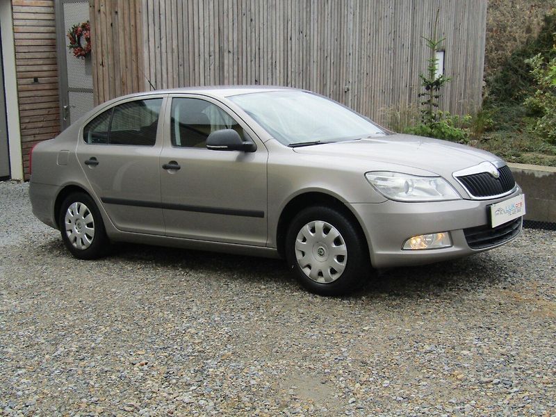 Škoda Octavia (2009) 1.6 MPI 75kW 1.MAJITEL - fotka 7 z 35