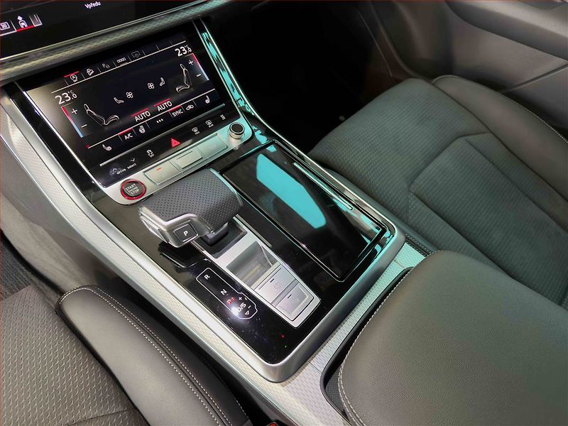 Audi SQ7 (2025) 4.0 TFSI - fotka 19 z 20