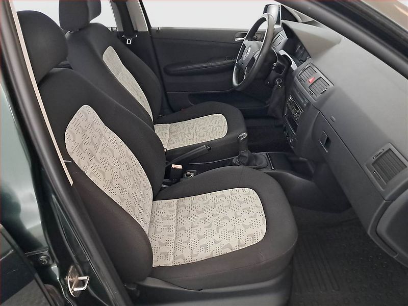 Škoda Fabia (2003) 1.4 16V, LPG, nová STK - fotka 9 z 14