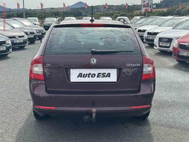 Škoda Octavia (2012) 1.6 TDi, 2.maj,ČR, servis - fotka 5 z 19