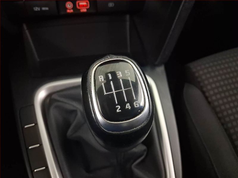 Kia Ceed (2020) 1.4 CVVT, ČR,1.maj, Serv.kniha - fotka 13 z 16