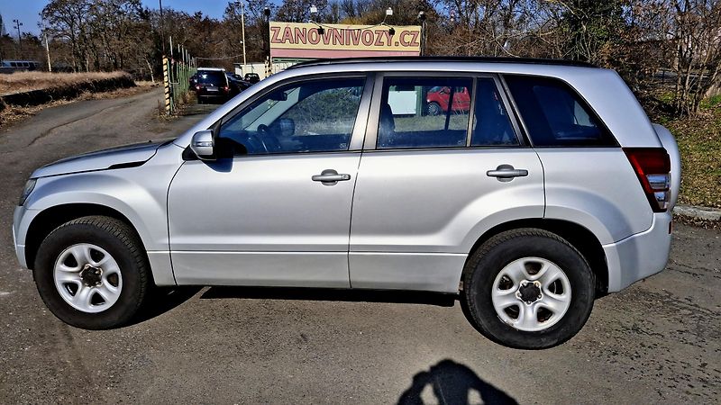 Suzuki Grand Vitara 2.0  4x4 servisní historie - fotka 16 z 46