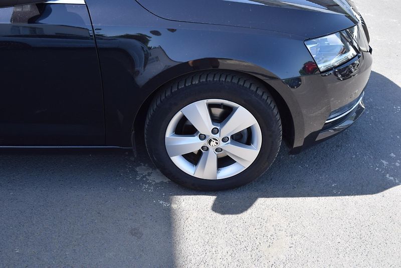 Škoda Octavia (2019) 1.5TSI 110kw AMBITION LED APP - fotka 6 z 49