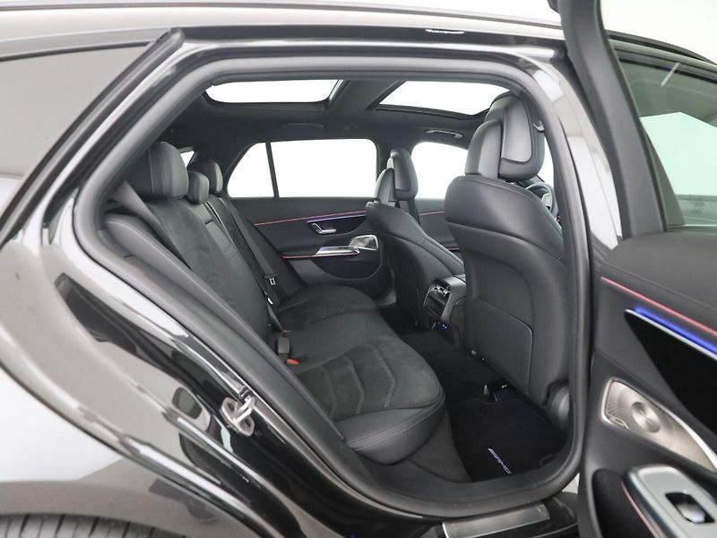 Mercedes-Benz Třídy E 220d 4M AMG 360 Pano DIGI.L Ta - fotka 13 z 15