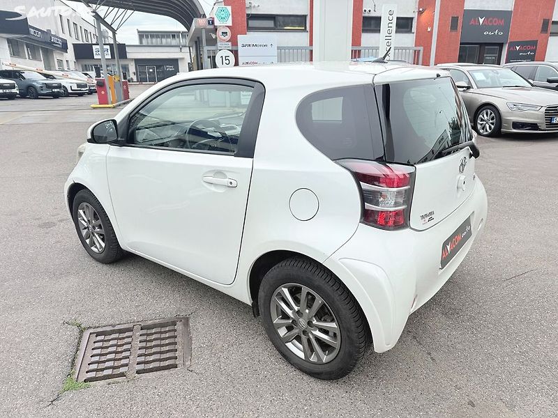 Toyota iQ 1.0 automat - fotka 8 z 22
