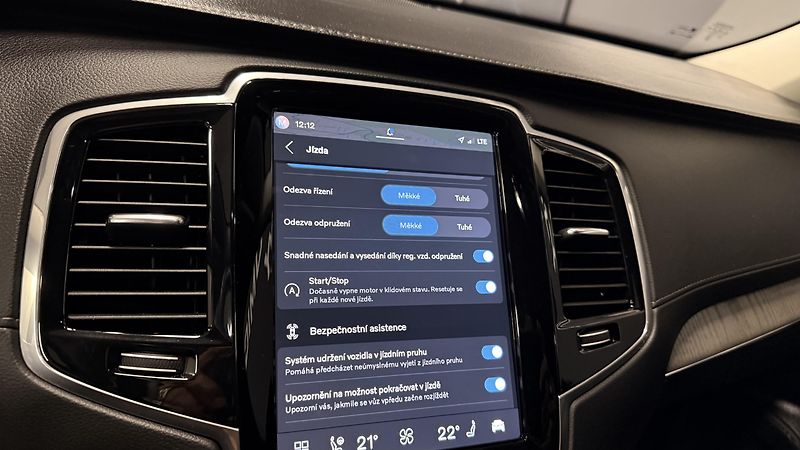 Volvo XC90 (2022) B5 ,ČR, REZERVOVÁNO - fotka 51 z 72