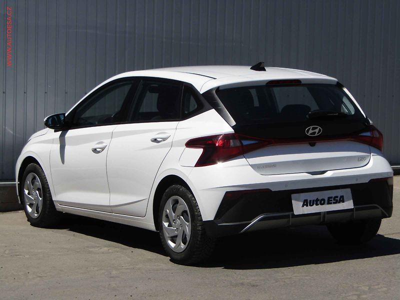 Hyundai i20 (2024) 1.2i, 1.maj,ČR, AC, navi - fotka 6 z 22
