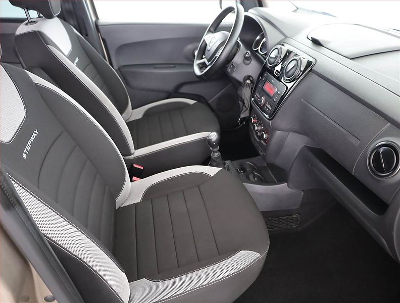 Dacia Lodgy (2020) Stepway 1.3 TCe, 7 míst - fotka 7 z 20