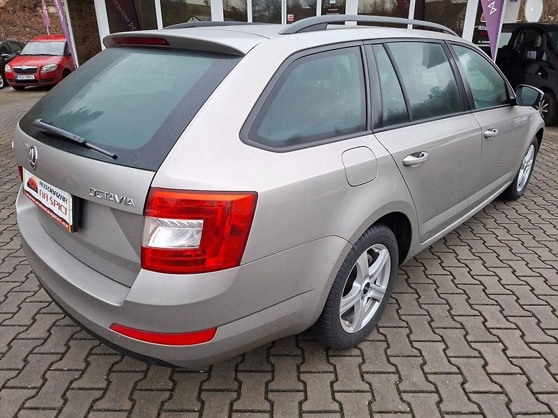 Škoda Octavia (2013) 1.4TSI 103kW 6MAN -S.KNIHA - fotka 8 z 48