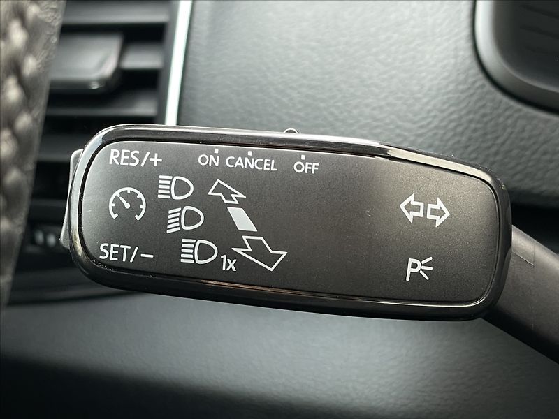 Škoda Karoq 2,0 TDI DSG Style Plus NAVI - fotka 11 z 25
