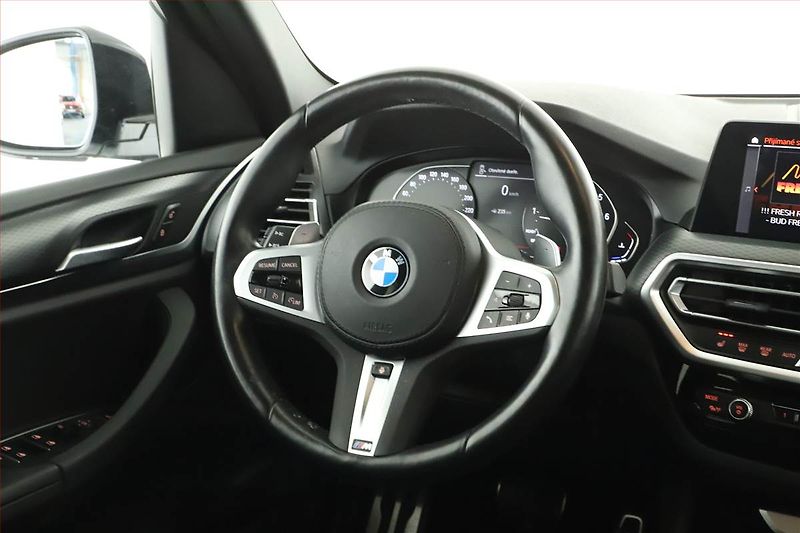 BMW X3 (2022) xDrive20i - fotka 16 z 18