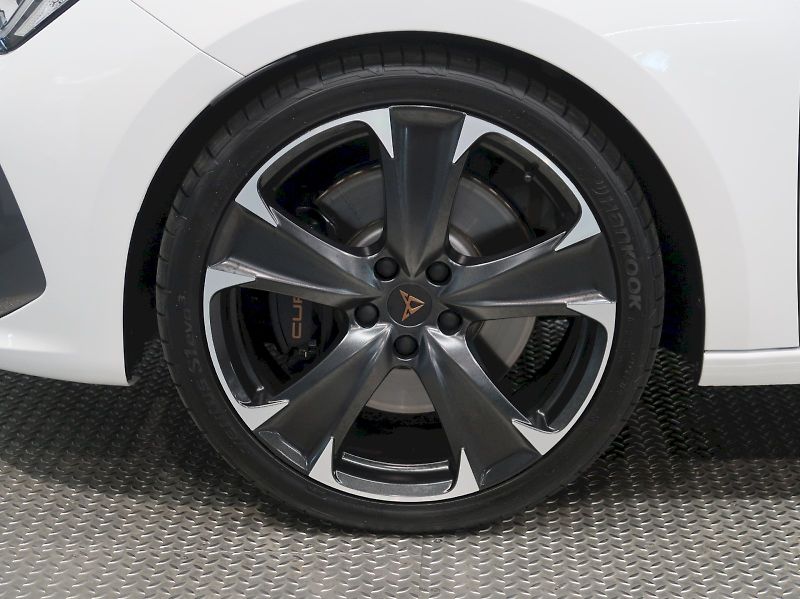 Cupra Leon (2024) VZ 2.0TSI 228KW 4x4 - fotka 12 z 42
