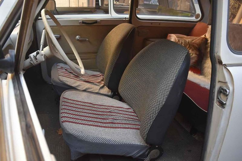 Tento Trabant má rok výroby 1965. Dosud je plně funkční