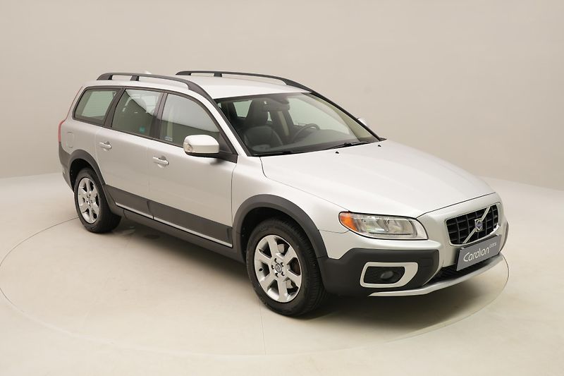 Volvo XC70 D5 AWD MOMENTUM - fotka 16 z 36