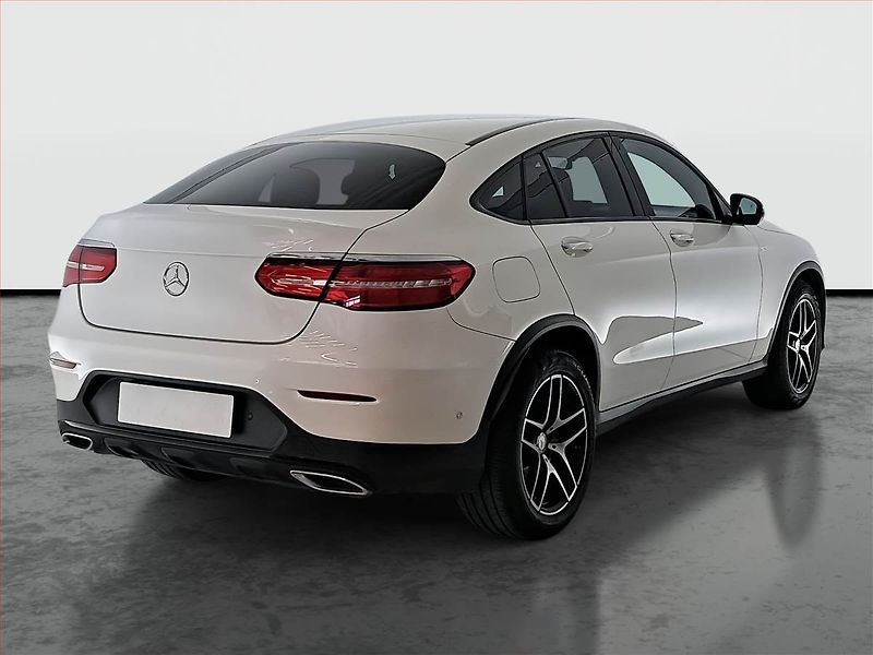 Mercedes-Benz GLC (2016) AMG line 250 d - fotka 5 z 21