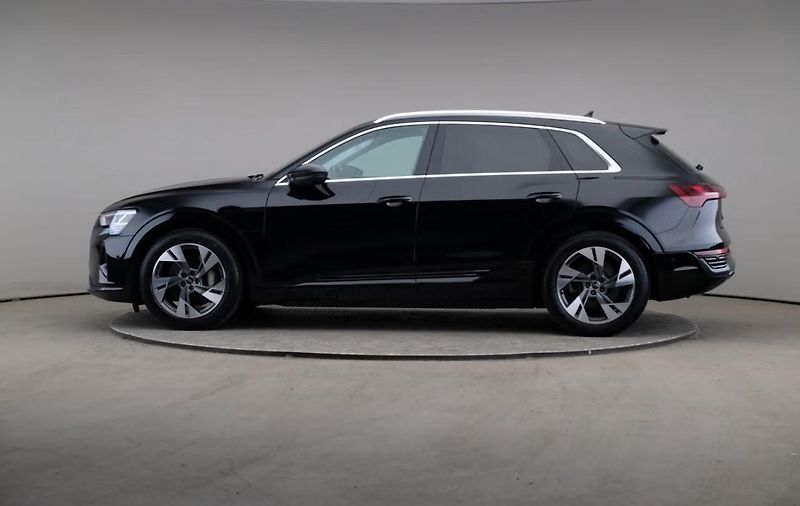 Audi Q8 e-tron 50 Q 360kam Pano Matrix BLIS - fotka 4 z 23