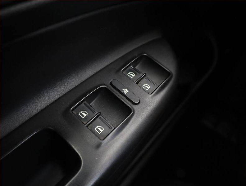 Škoda Octavia (2010) 1.6 TDI, Xenony, Tempomat - fotka 13 z 17